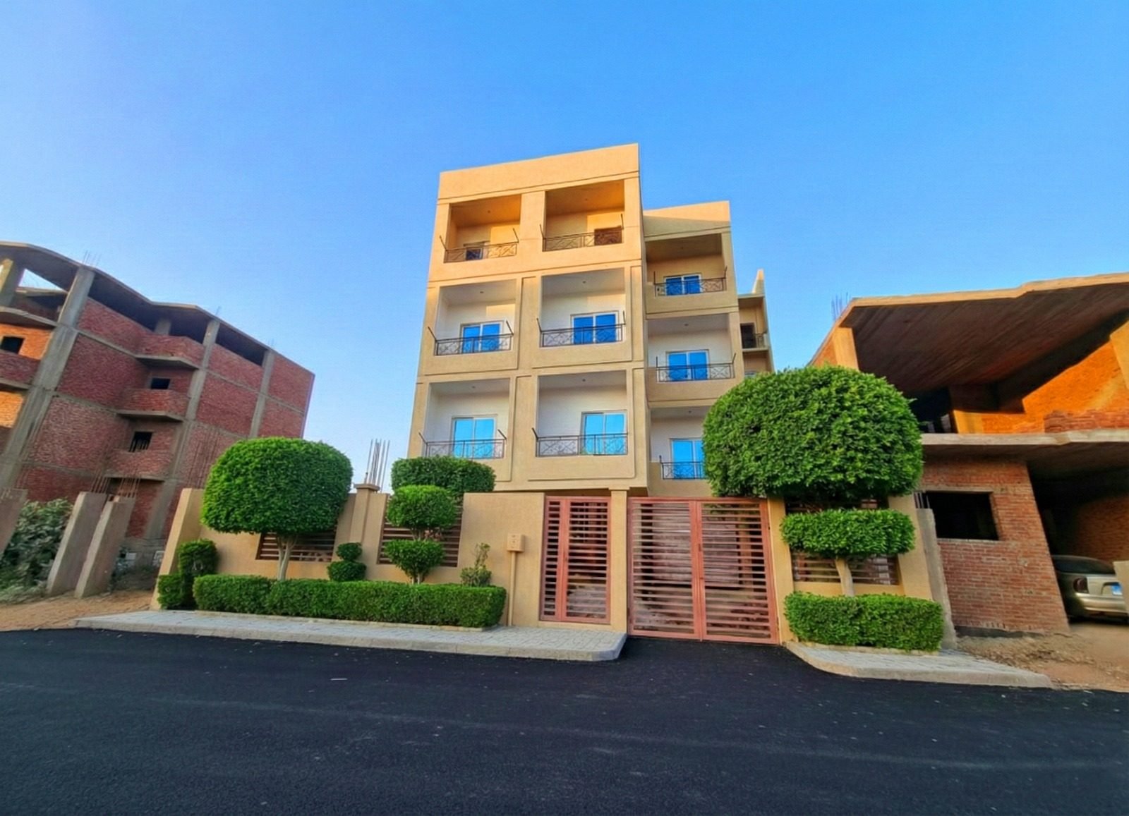 عماره للبيع اسوان الجديده الحي التاني